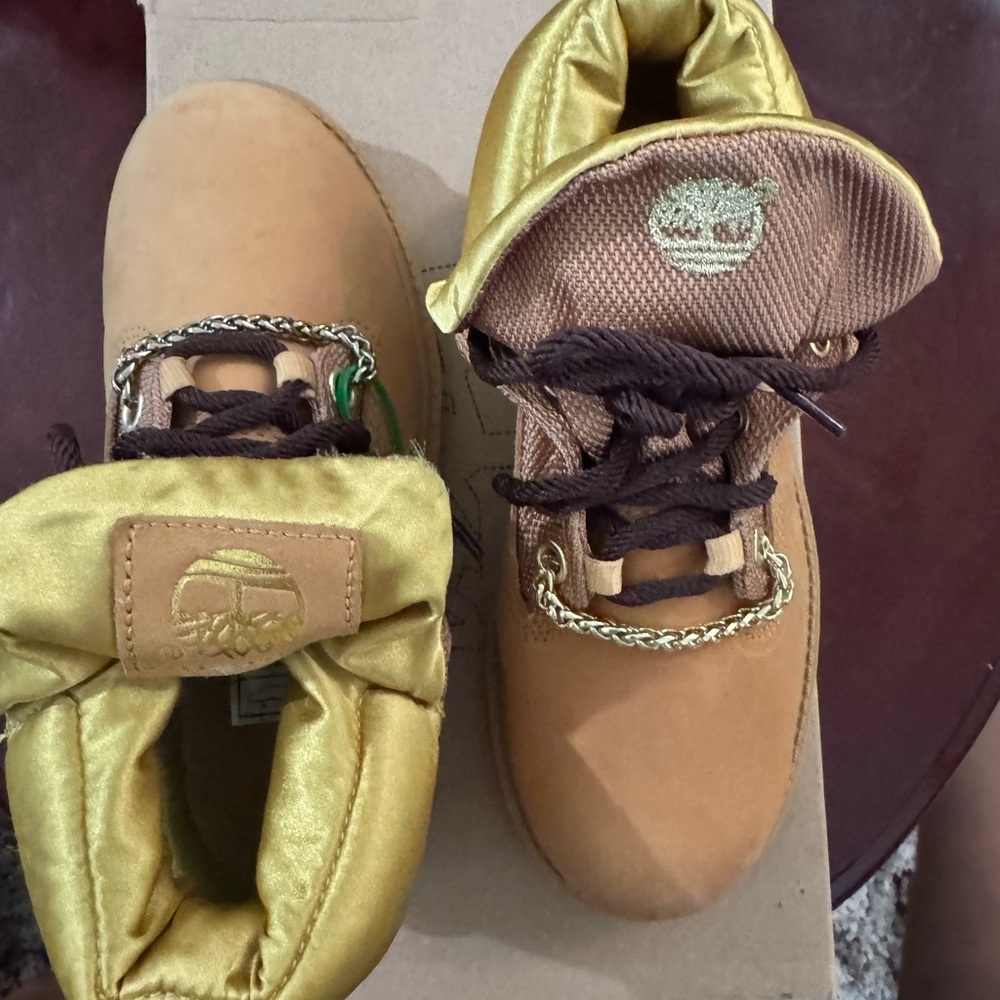 Timberland Gold and Tan Boots with Metallic Eyelets - Picture 2 of 10